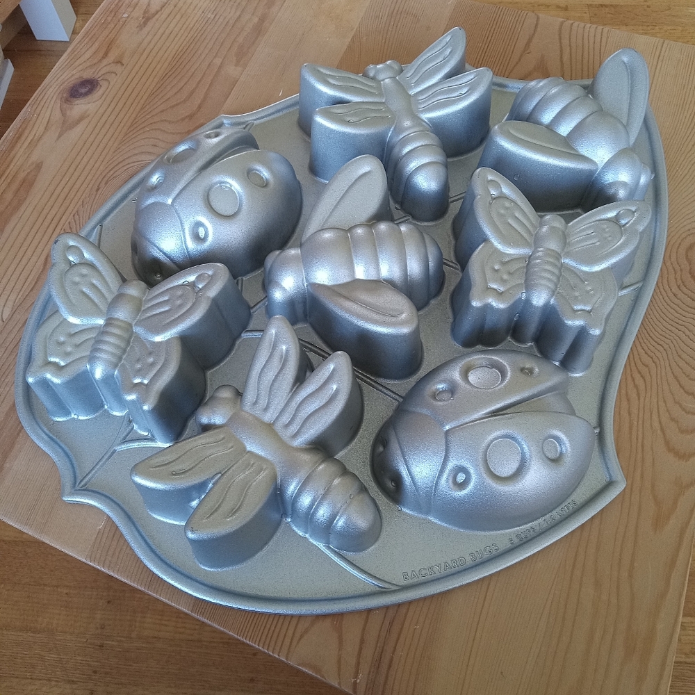 Nordic Ware Backyard Bugs Cakelet Pan